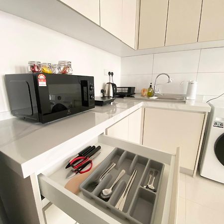Highpark Suites Kelana Jaya, Petaling Jaya By Sleepy Bear Exterior foto